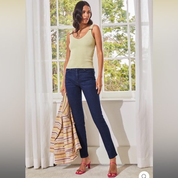 Ecru V Neck Ring Detail Tank - Picture 3 of 6